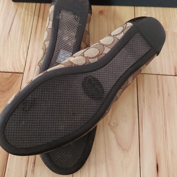 COPY - 🌟Coach flats🌟 - Picture 4 of 4